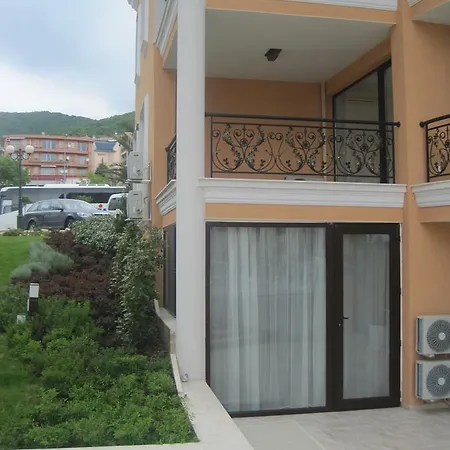Admiral Apartament *